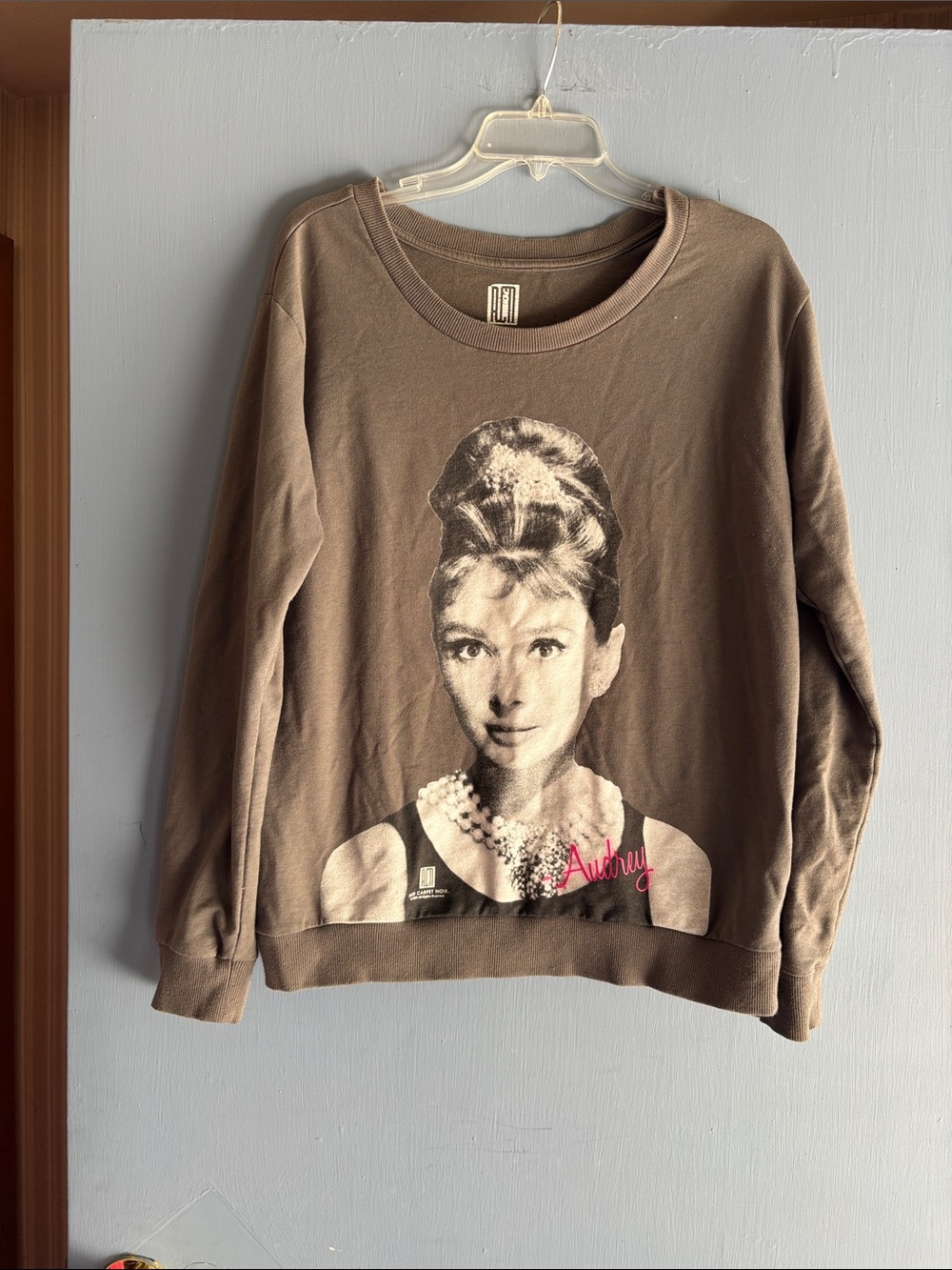 Audrey Hepburn Portrait Crewneck Sweatshirt - grey